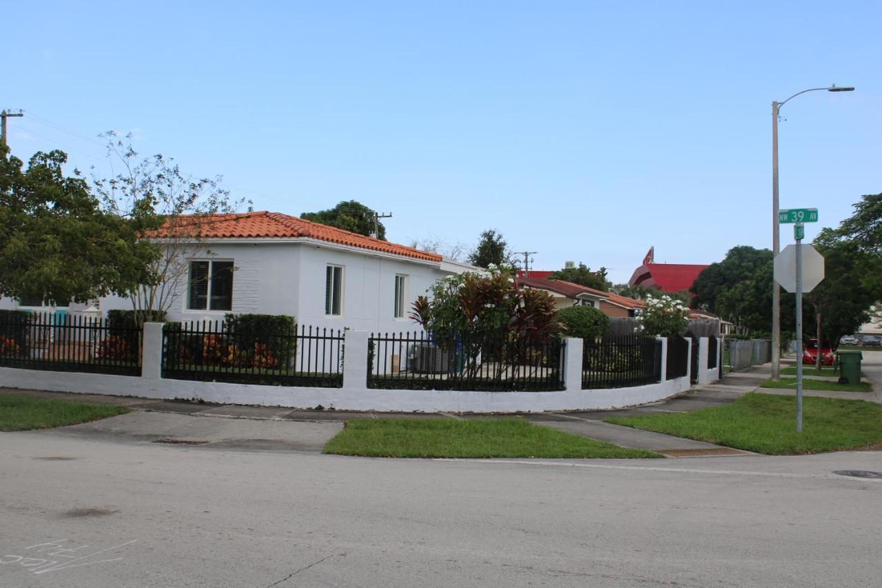 מיאמי Main House 3 Bed 2 Bath & Guest House 1 Bed 1 Bath מראה חיצוני תמונה