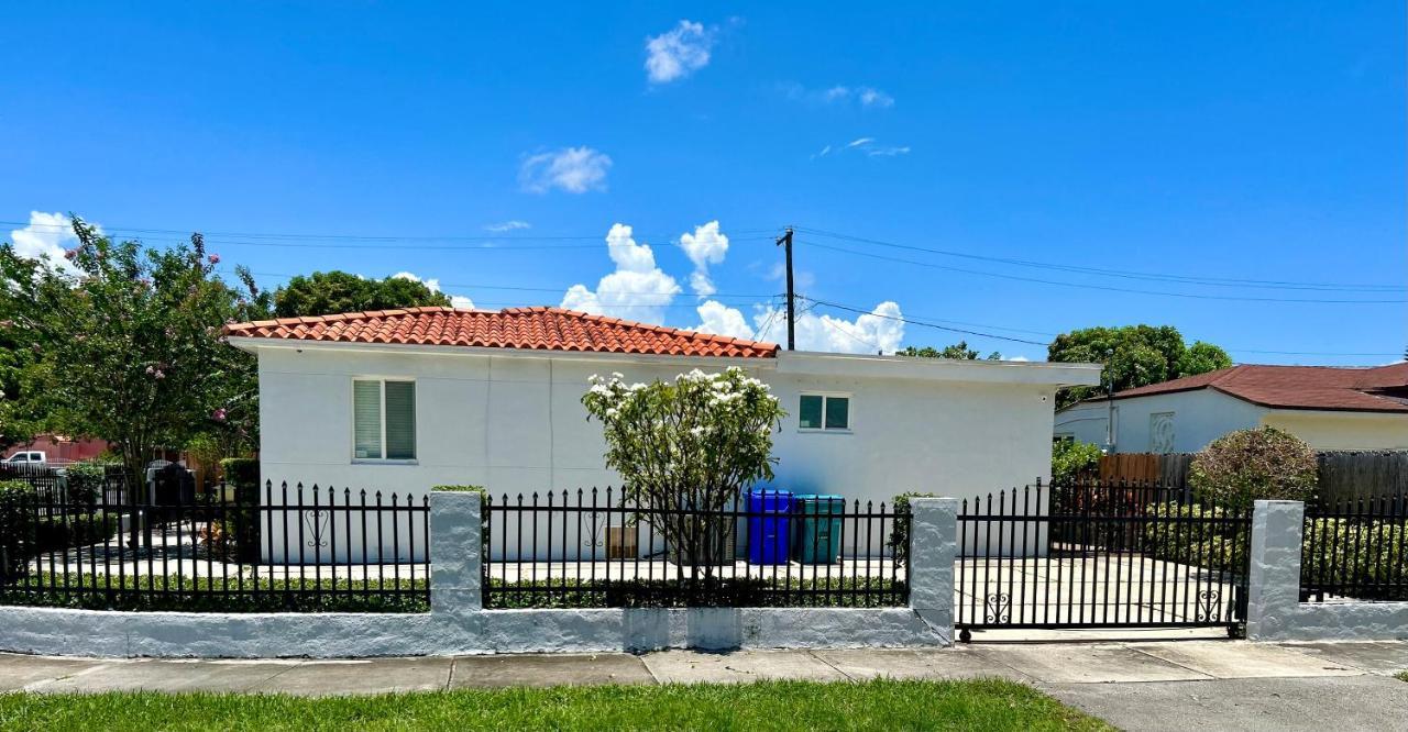 מיאמי Main House 3 Bed 2 Bath & Guest House 1 Bed 1 Bath מראה חיצוני תמונה