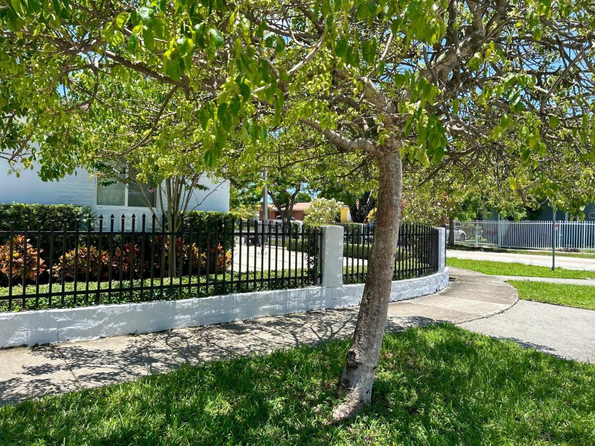 מיאמי Main House 3 Bed 2 Bath & Guest House 1 Bed 1 Bath מראה חיצוני תמונה